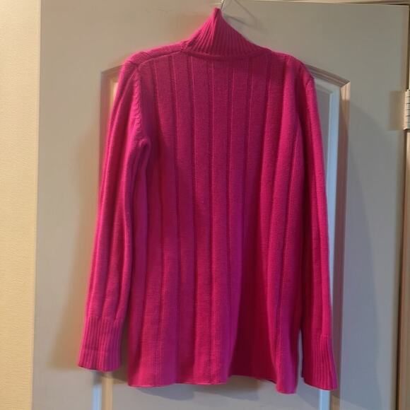 Sweater   long  30 inch wear as a short dress with leggings or top. small - Picture 2 of 4